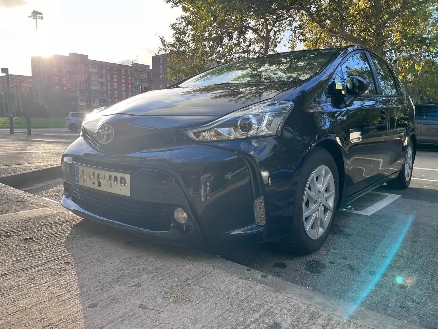 Toyota Prius+ Prius+ Eco Czarny - 2