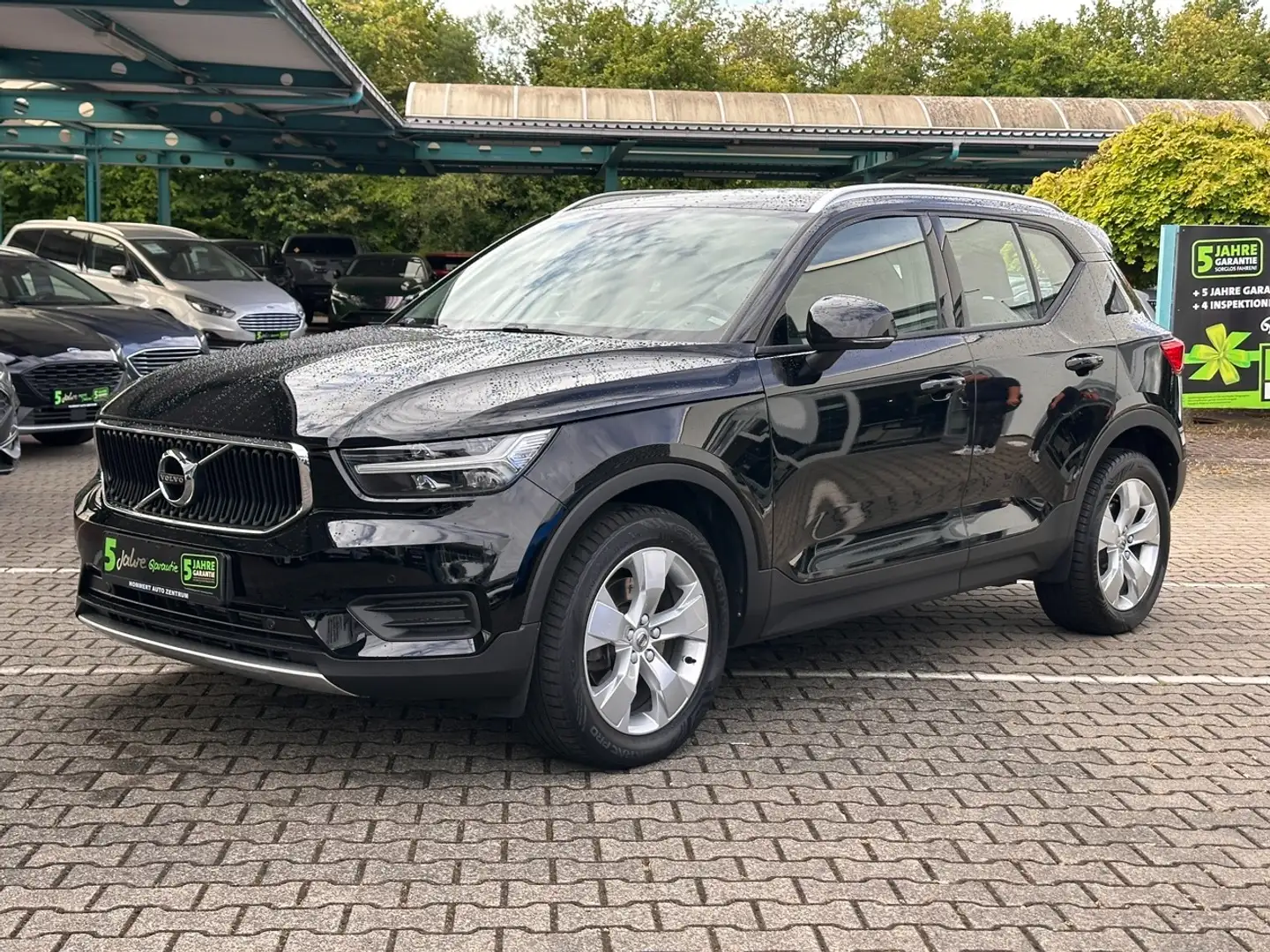 Volvo XC40 D4 AWD Momentum *Kamera*beh.Lenk*Navi*Sitzh* Noir - 2