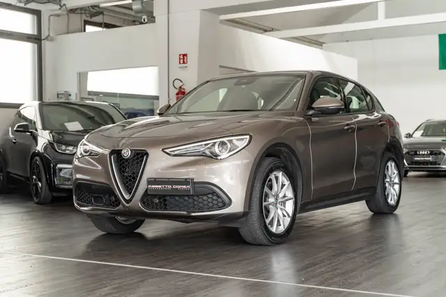 Alfa Romeo Stelvio view 3
