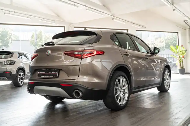 Alfa Romeo Stelvio view 6
