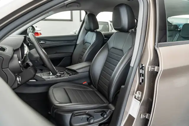 Alfa Romeo Stelvio view 7