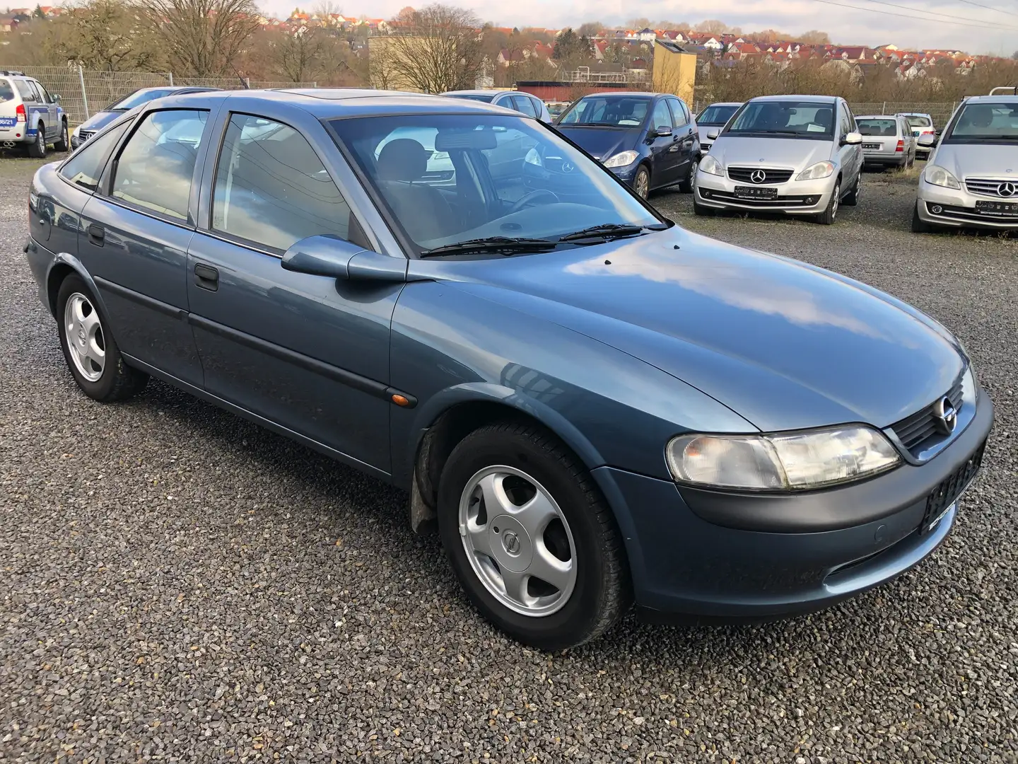 Opel Vectra B 1.6 Automatik*GSHD*Klima*3.Hand* Blau - 2