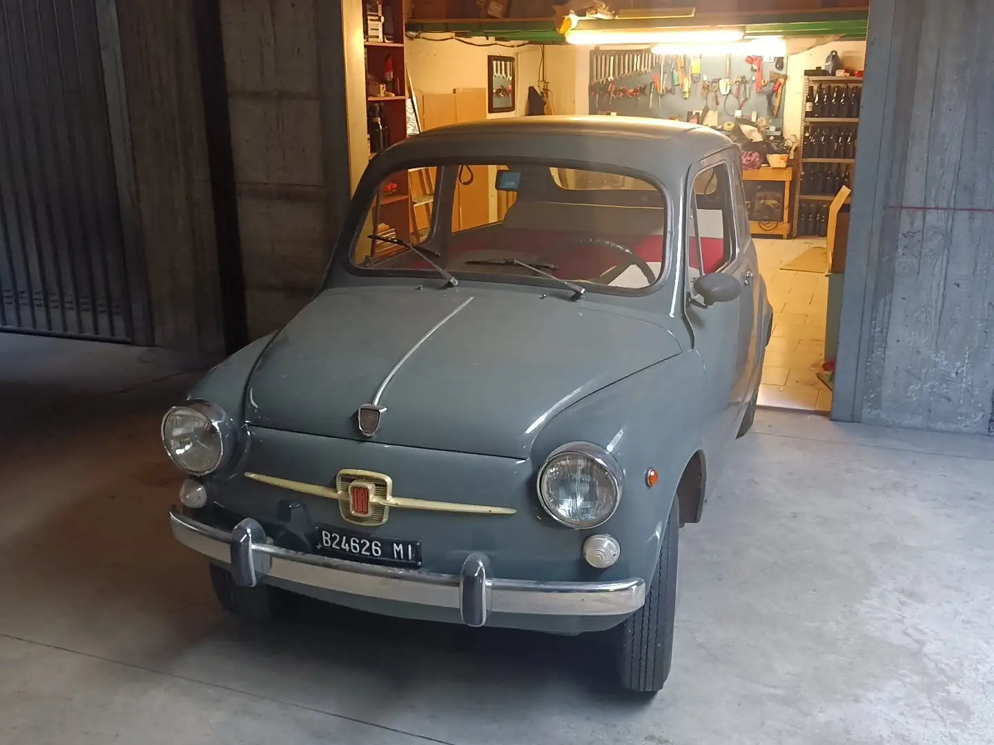 Fiat 600 siva - 2