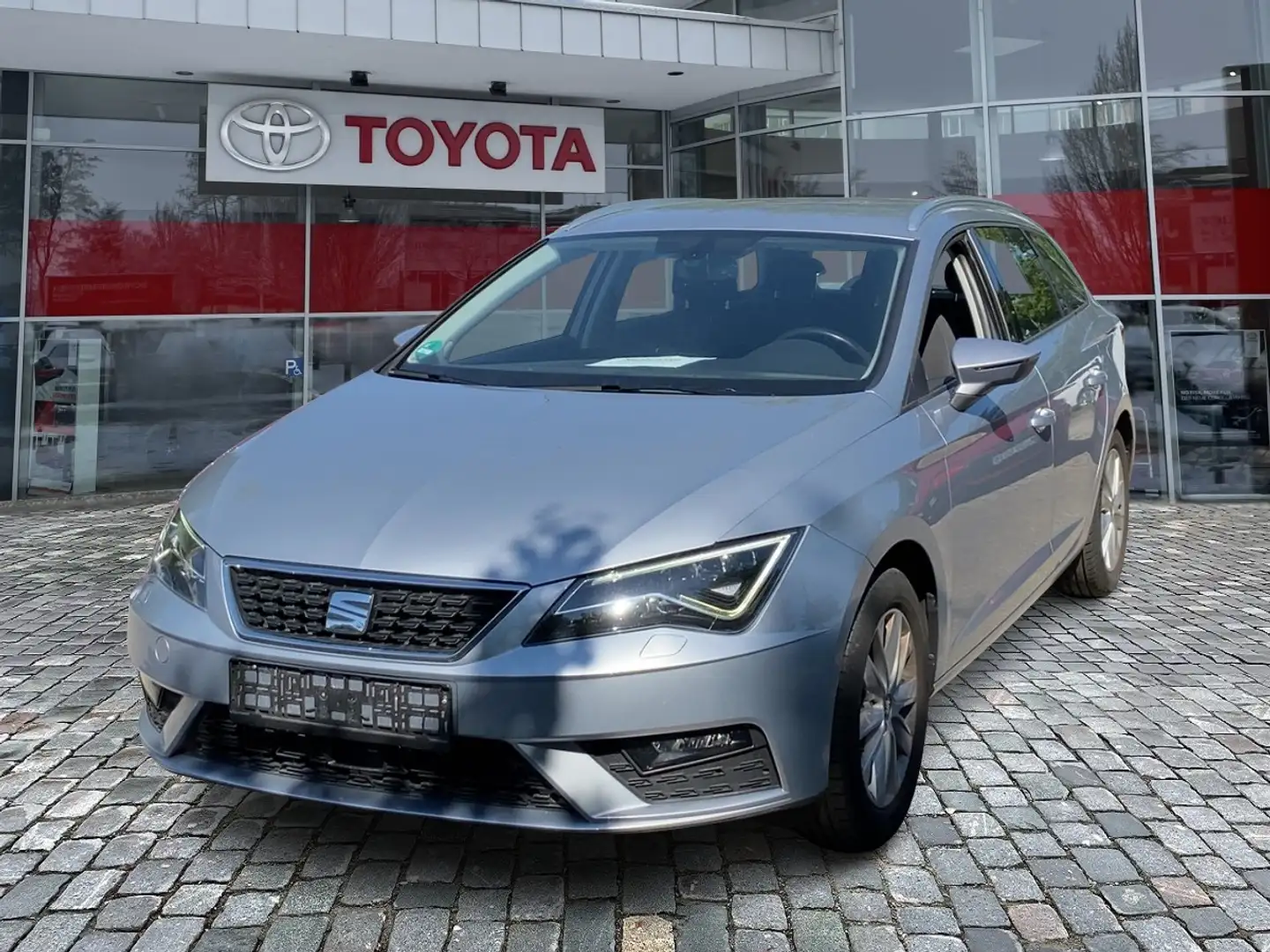 SEAT Leon 1.0 TSI ST Style LED W-Paket elSitz Navi Zilver - 1