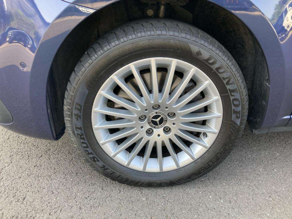 Mercedes-Benz V 220