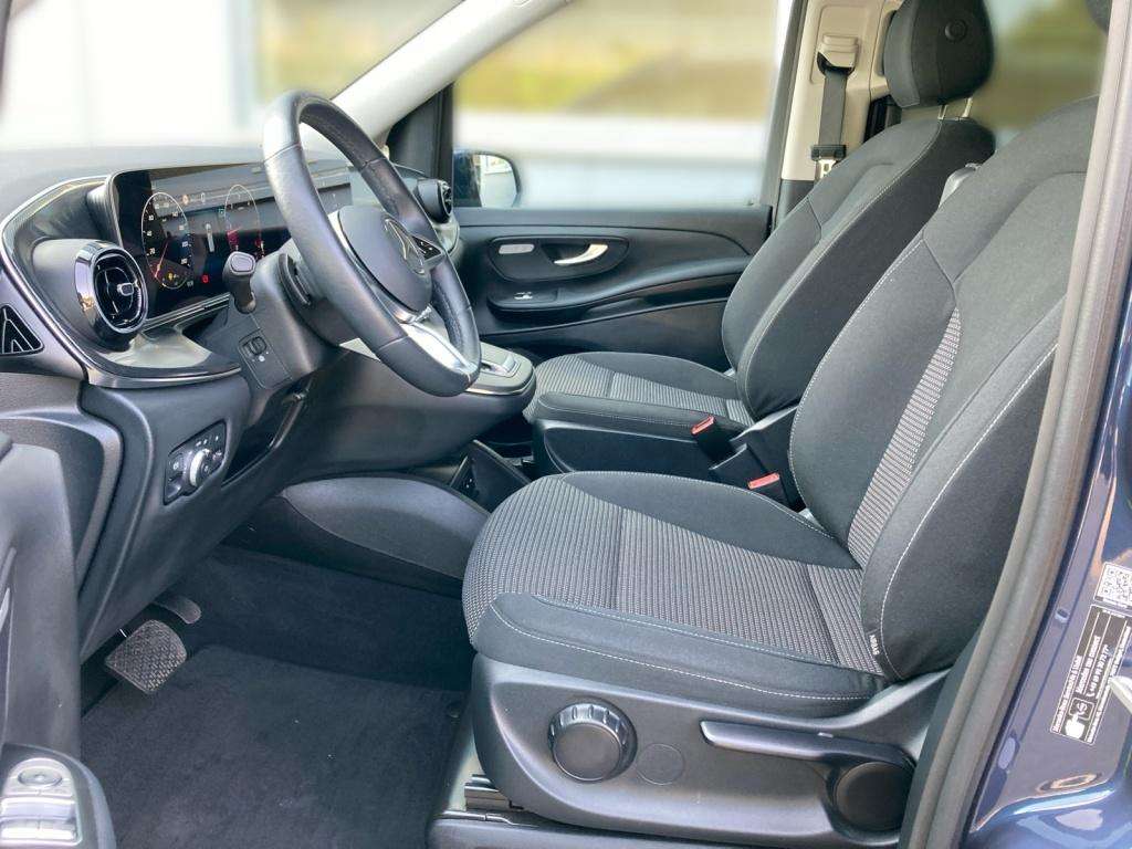 Mercedes-Benz V 220