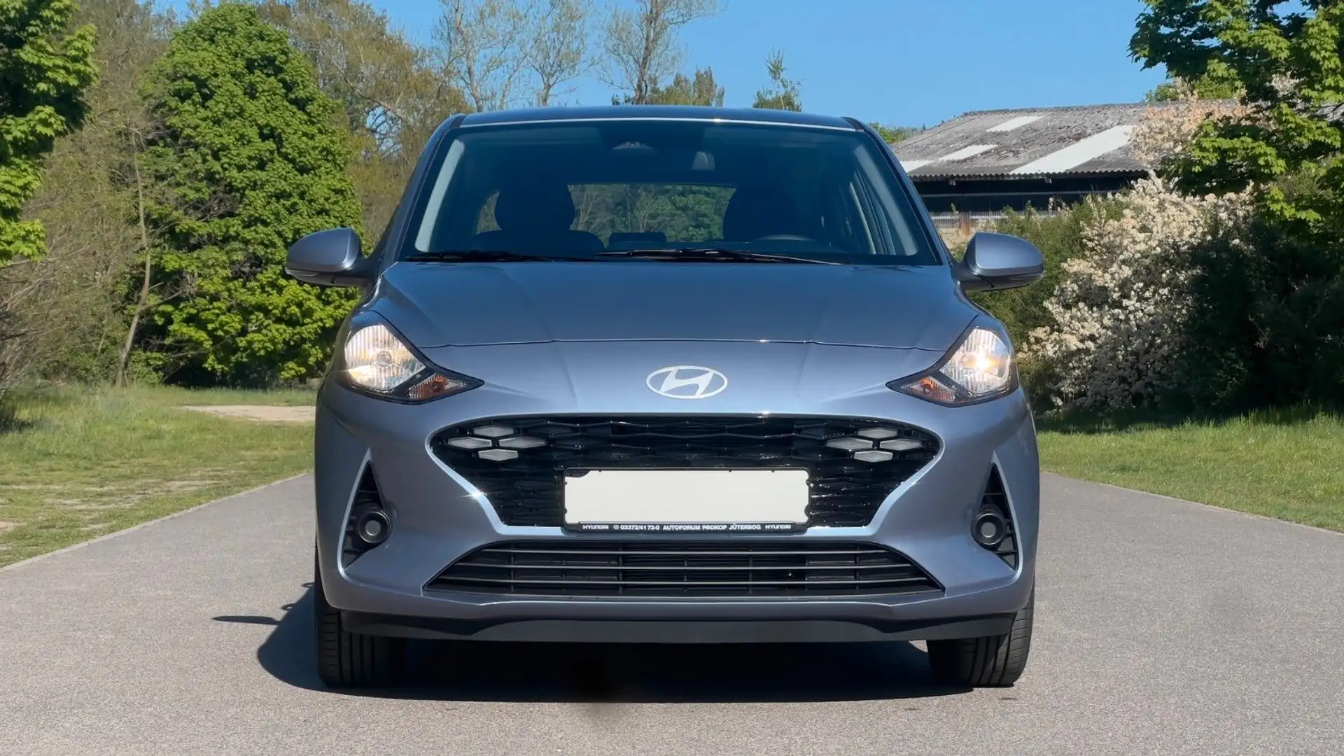 Hyundai i10 1.0 Trend *Klima*Navi*CarPlay*PDC*RFKamera* Blau - 2