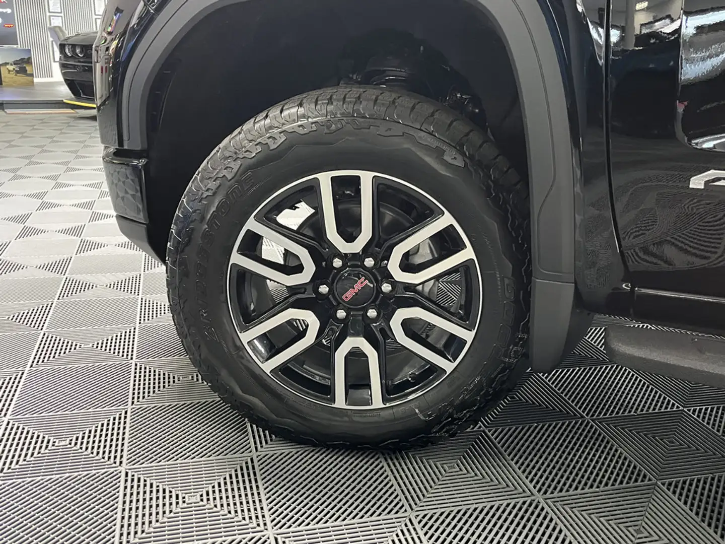 GMC Sierra 1500 AT4 2025 6.2-V8 LPG Belüftung LED - 2
