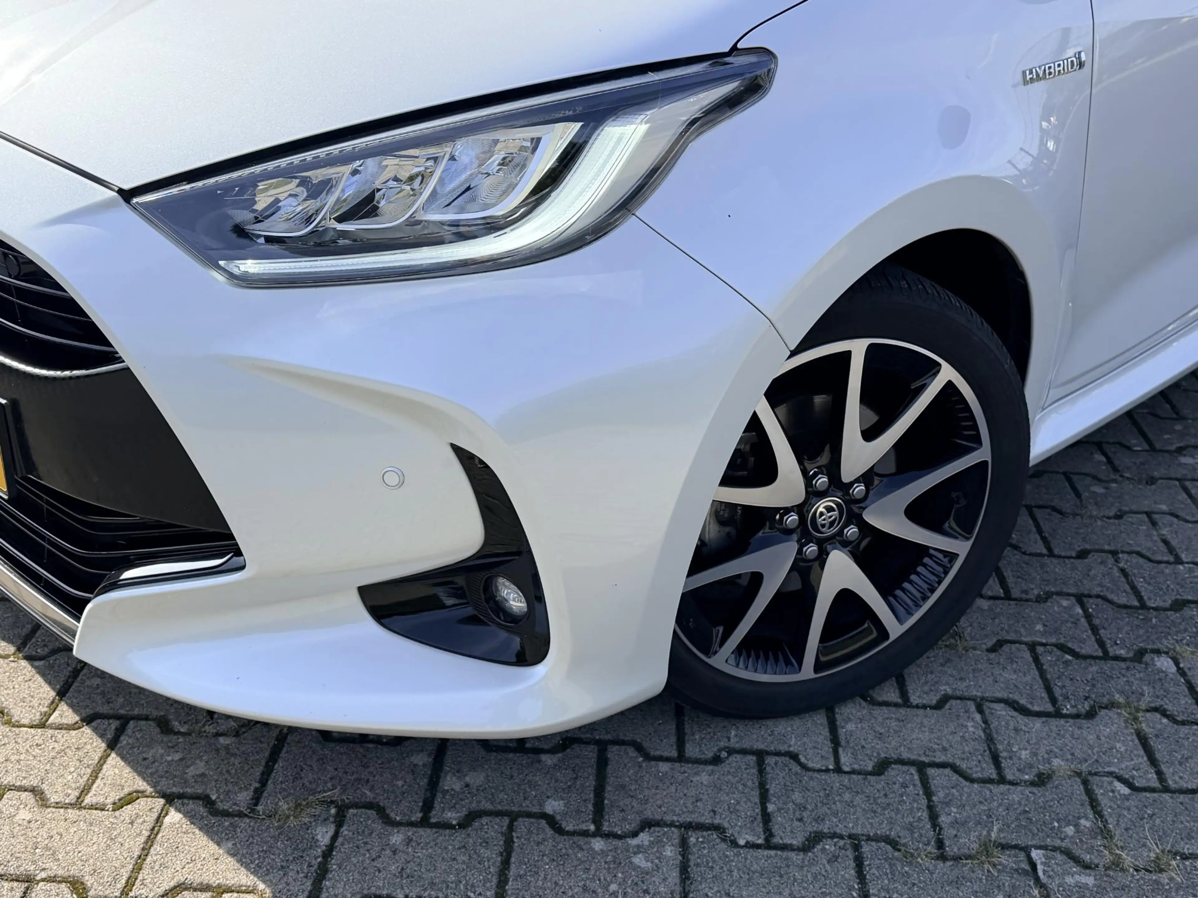 Toyota Yaris 1.5 Hybrid Executive Bi-Tone *Panoramadak*Head-up* — photo 18