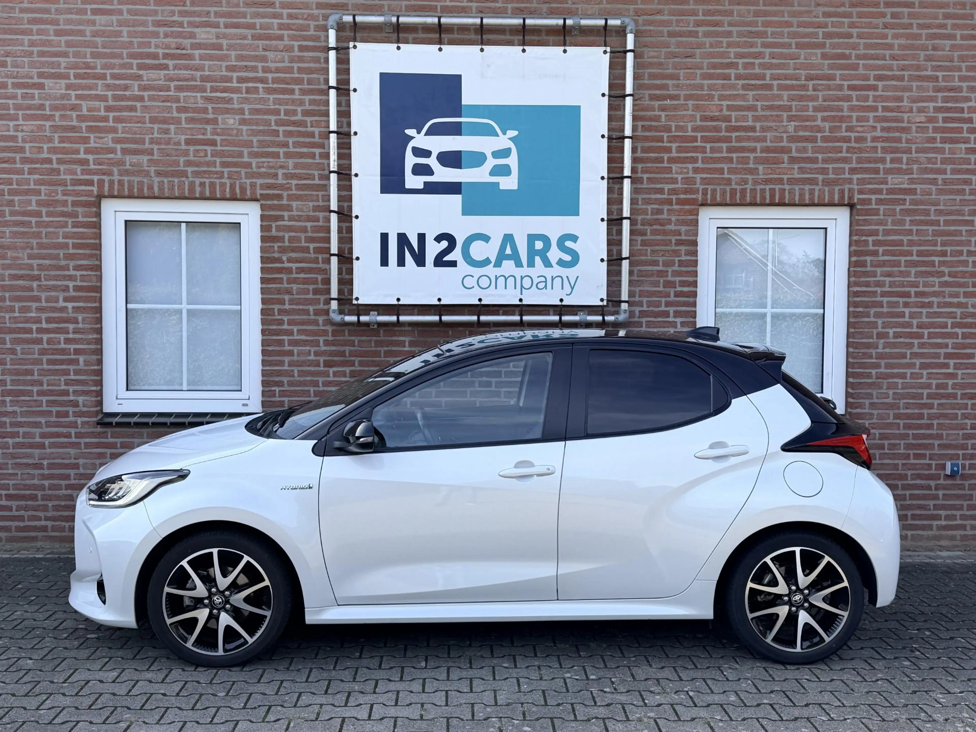 Toyota Yaris 1.5 Hybrid Executive Bi-Tone *Panoramadak*Head-up* — photo 5