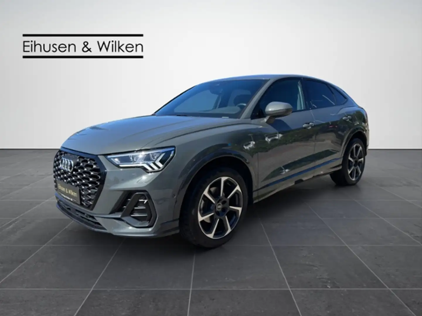 Audi Q3 Sportback 35+TFSI+S-LINE+MATRIX+AHK+OPTIK SCHWARZ Grijs - 2