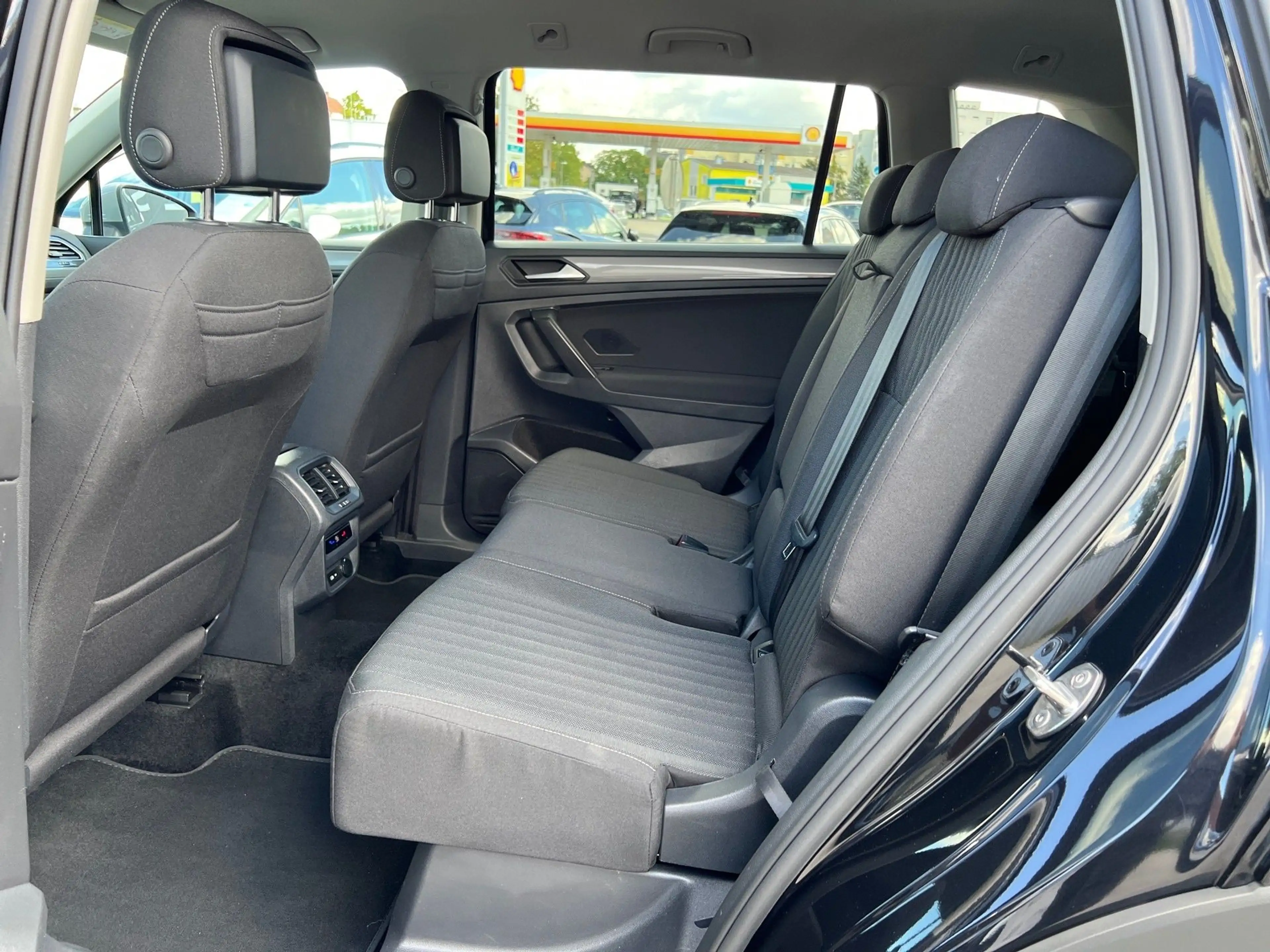 Volkswagen Tiguan Allspace 2,0 TDI SCR DSG 7 Sitze — photo 14