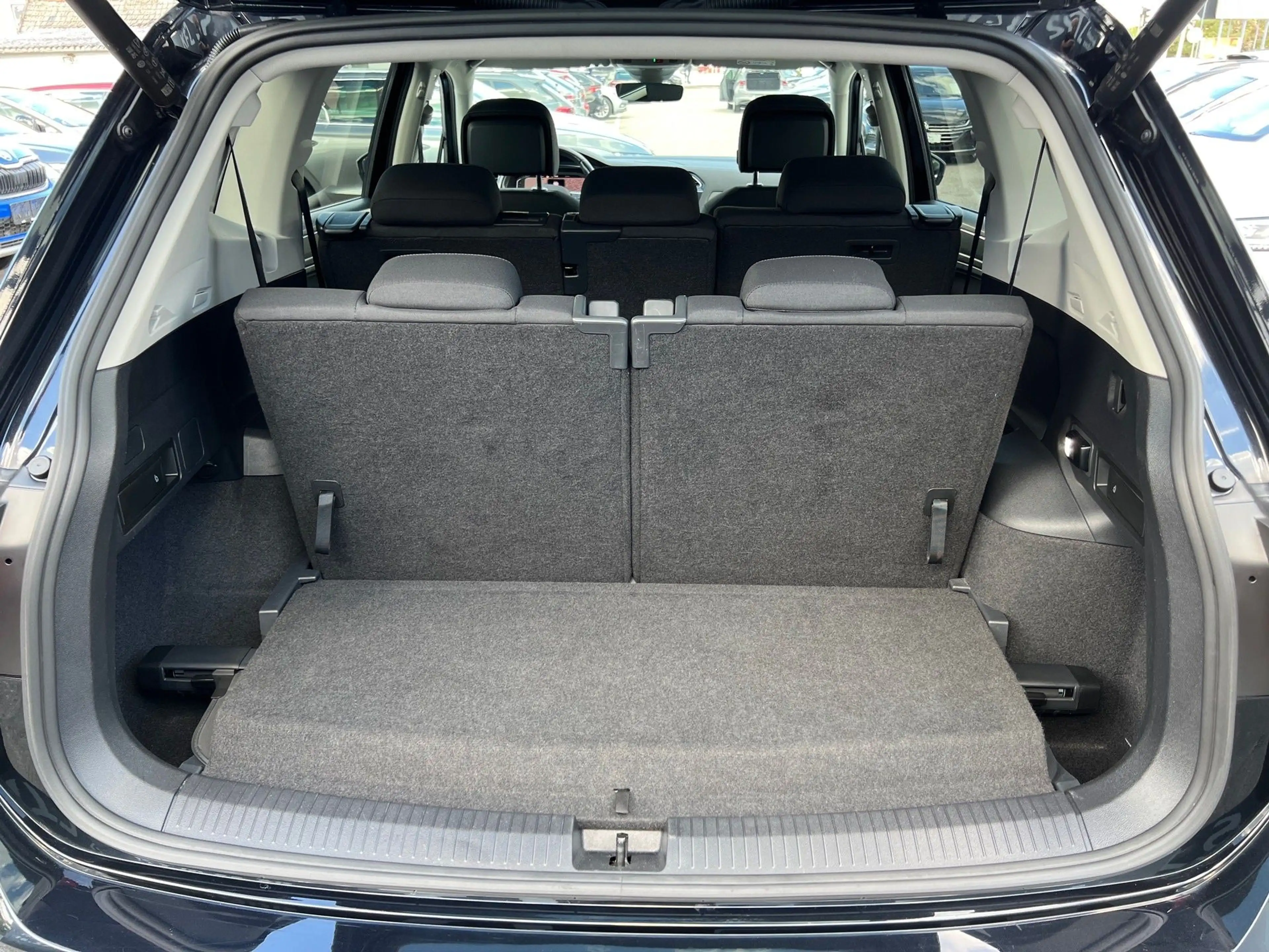 Volkswagen Tiguan Allspace 2,0 TDI SCR DSG 7 Sitze — photo 33