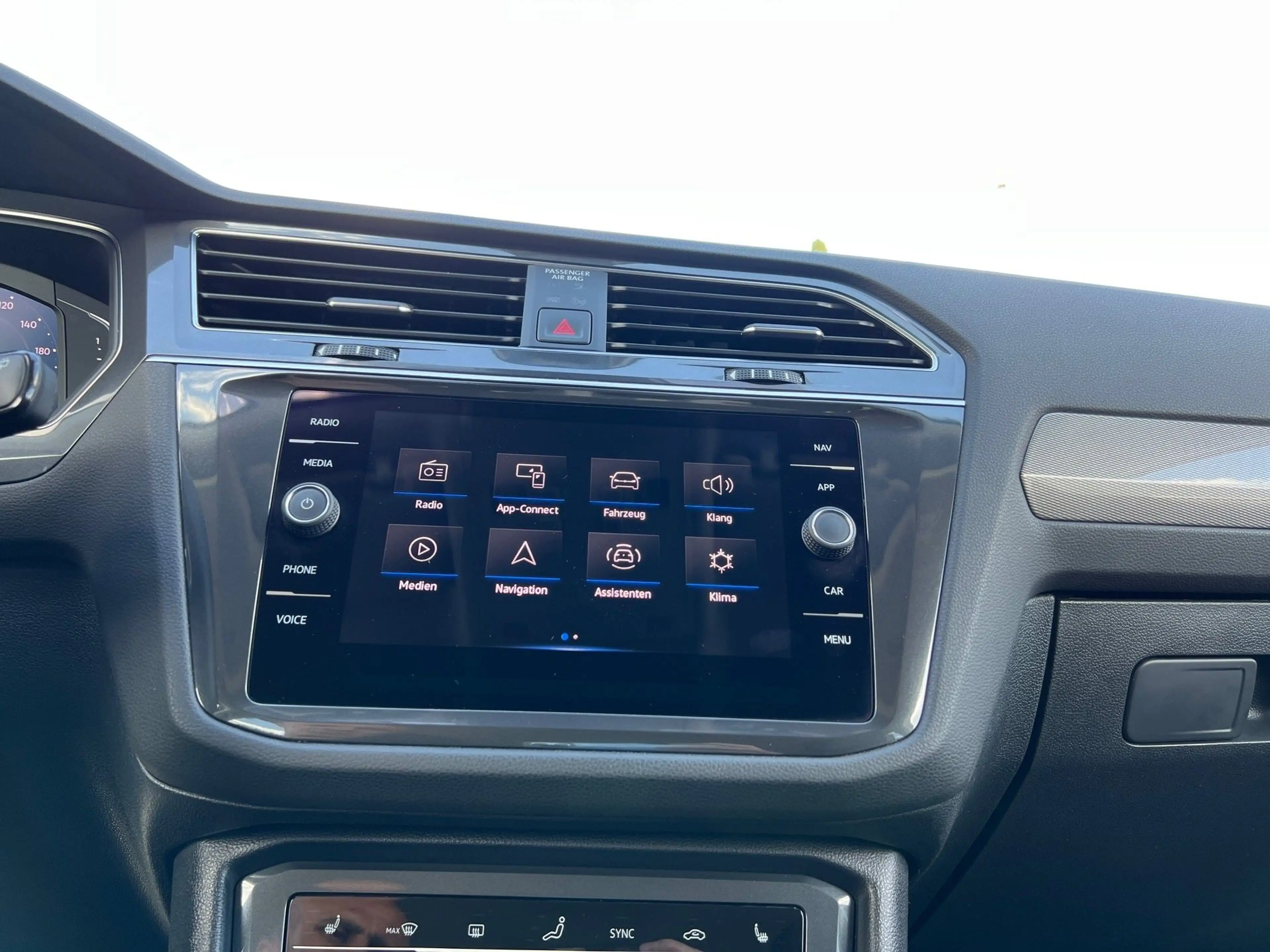 Volkswagen Tiguan Allspace 2,0 TDI SCR DSG 7 Sitze — photo 19