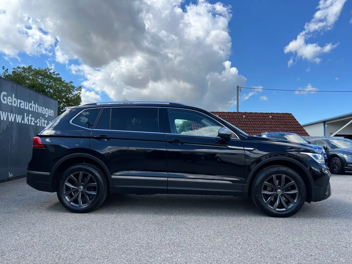 Volkswagen Tiguan Allspace 2,0 TDI SCR DSG 7 Sitze Schwarz - 2