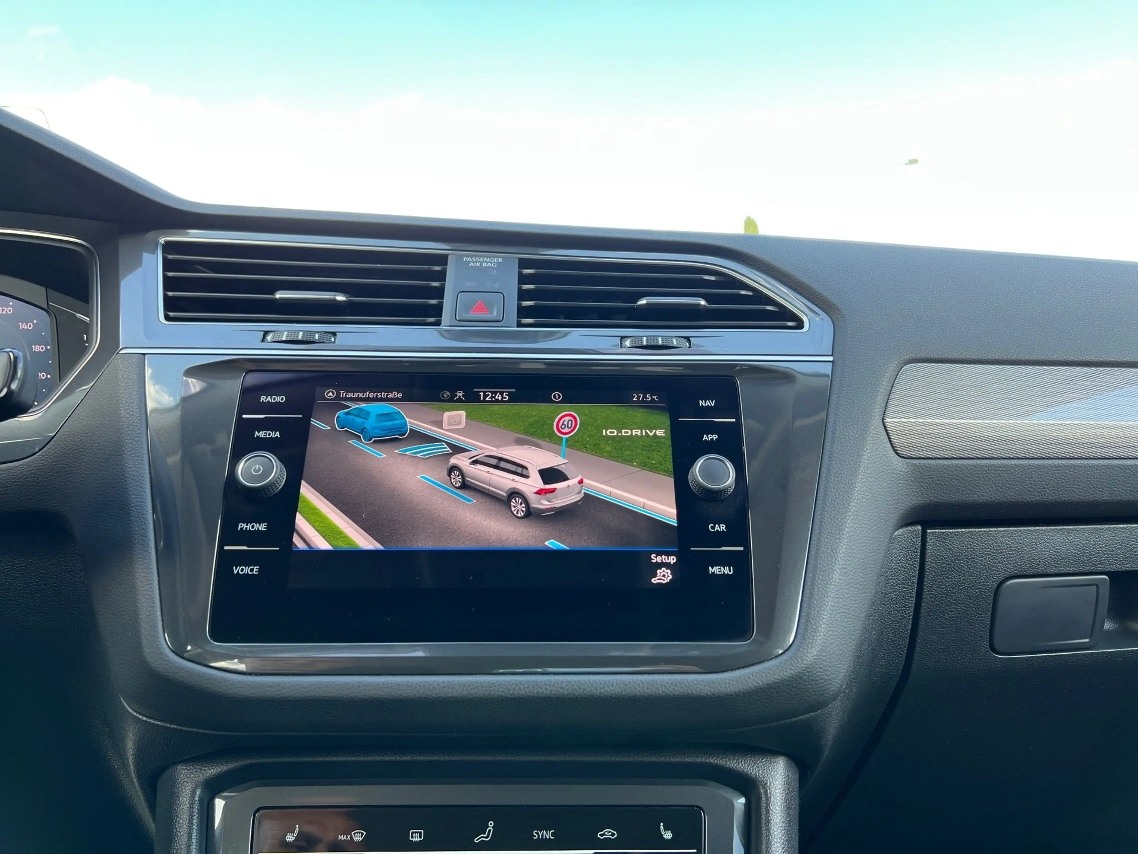 Volkswagen Tiguan Allspace 2,0 TDI SCR DSG 7 Sitze — photo 24