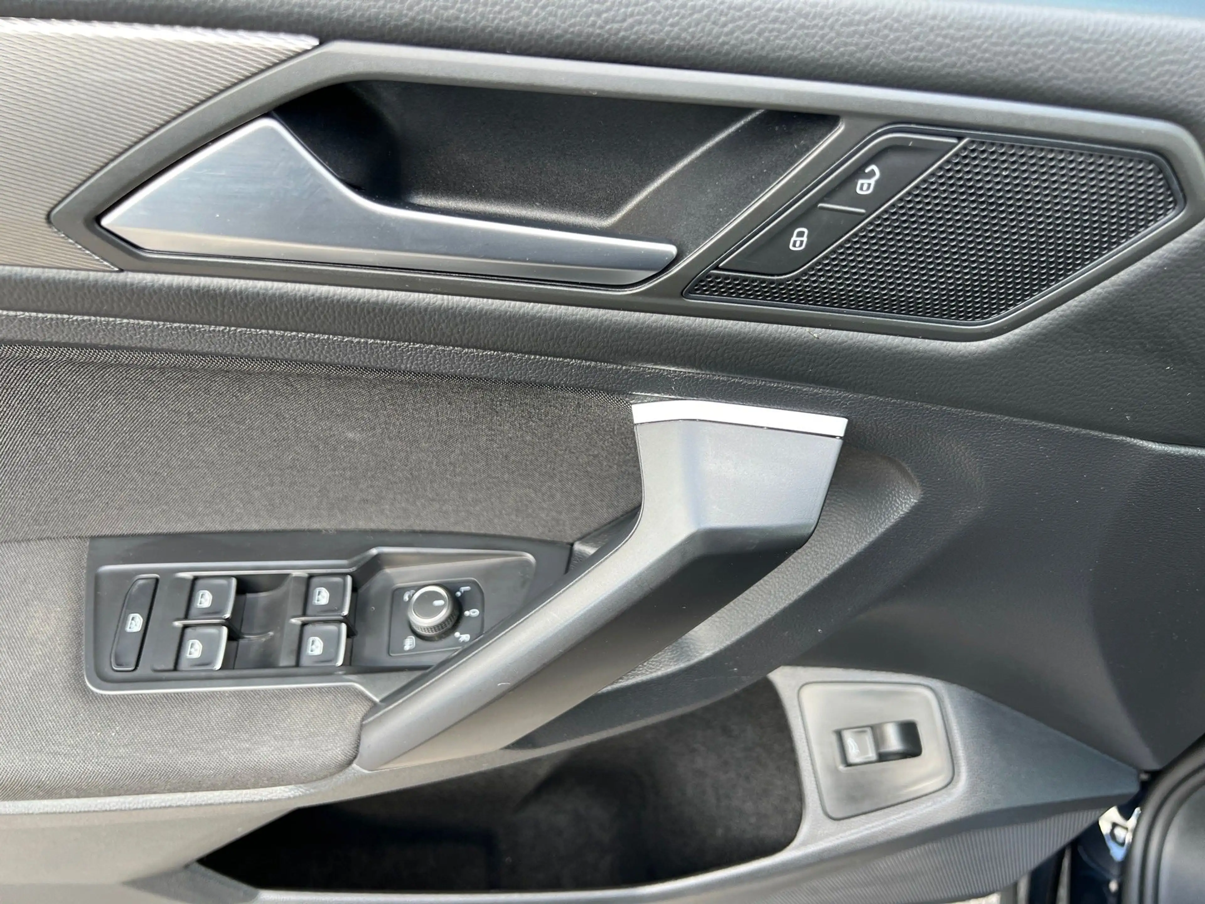 Volkswagen Tiguan Allspace 2,0 TDI SCR DSG 7 Sitze — photo 31