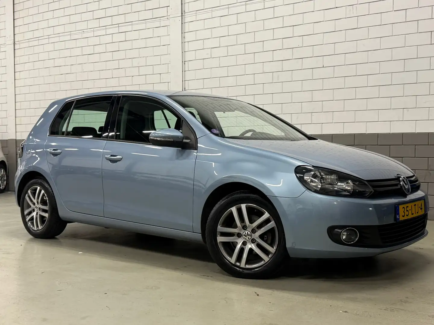 Volkswagen Golf 1.2 TSI Tour Blauw - 1