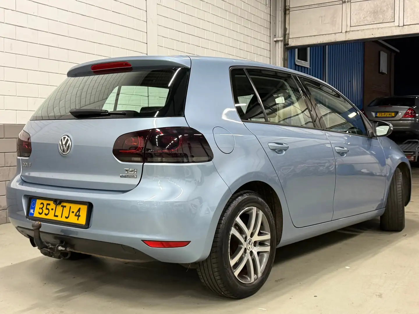 Volkswagen Golf 1.2 TSI Tour Blauw - 2