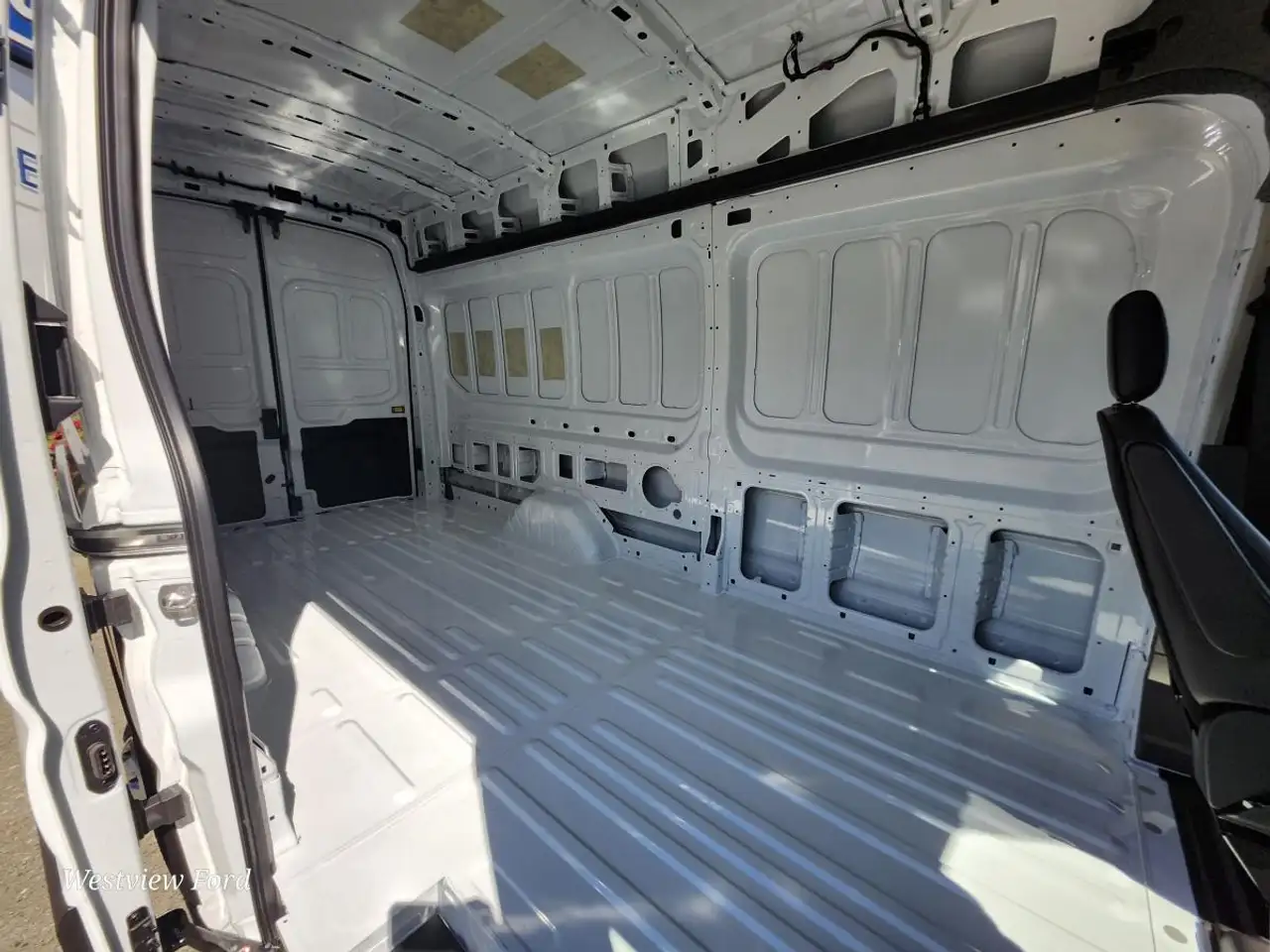Ford Transit Cargo Van снимка Ford Transit Cargo Van