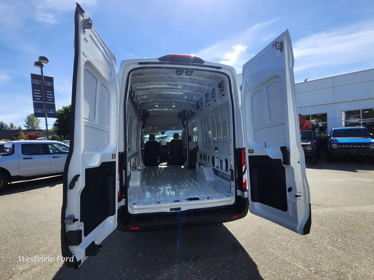 Ford Transit Cargo Van снимка Ford Transit Cargo Van