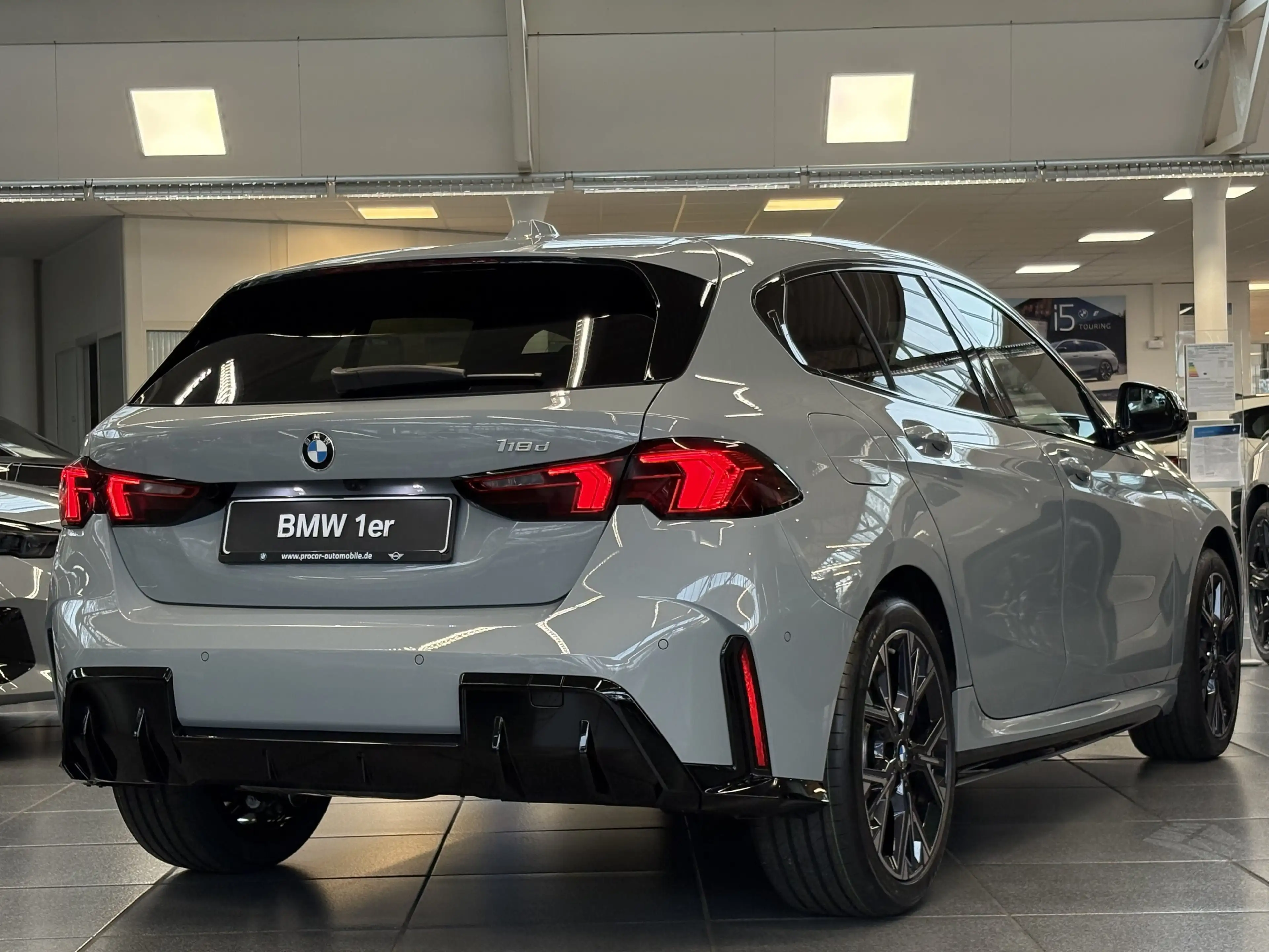 BMW 118 d M Sport DA+ PA+ 360° AdapLED HuD H/K 18" LM — photo 2