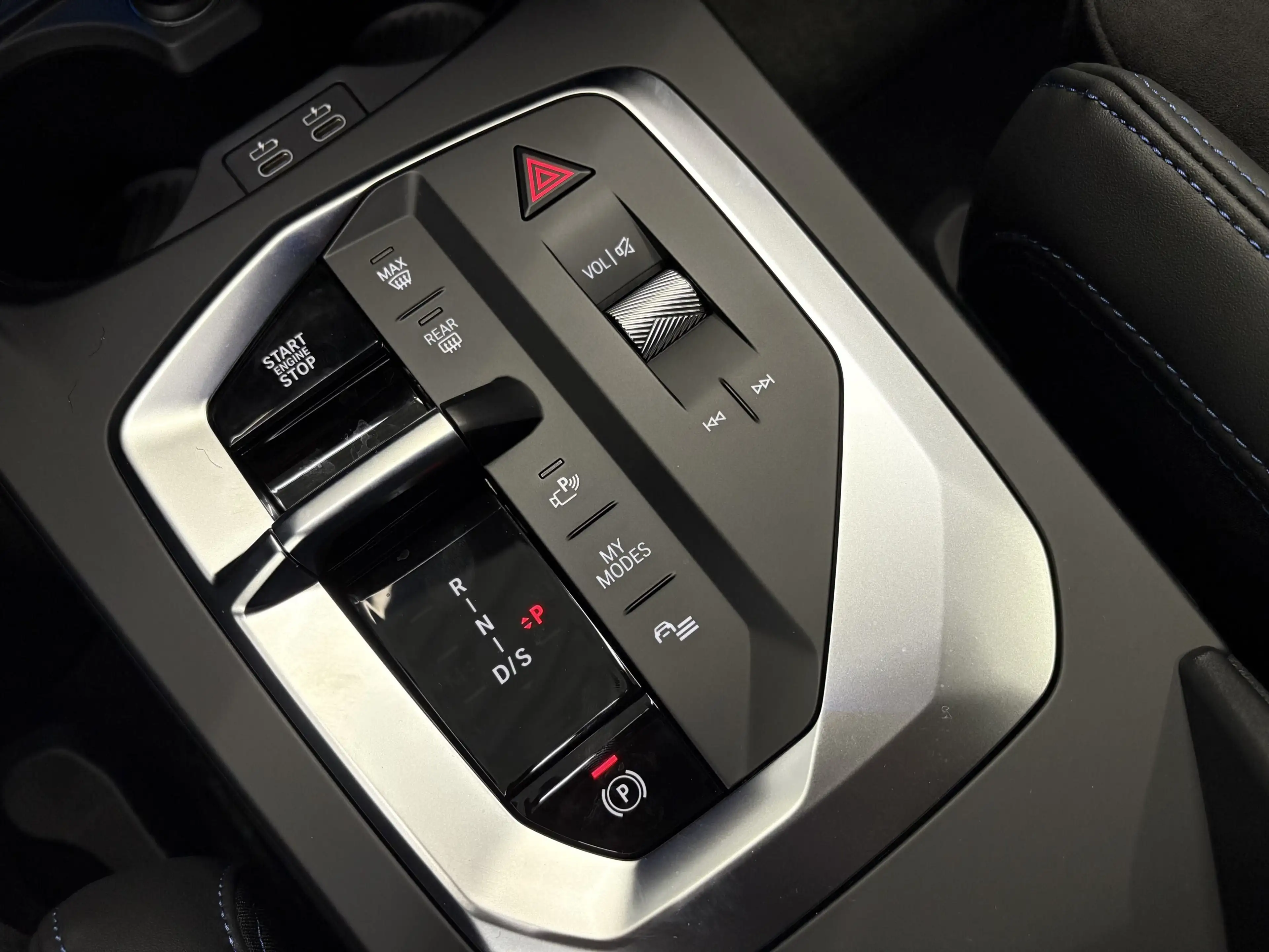 BMW 118 d M Sport DA+ PA+ 360° AdapLED HuD H/K 18" LM — photo 16