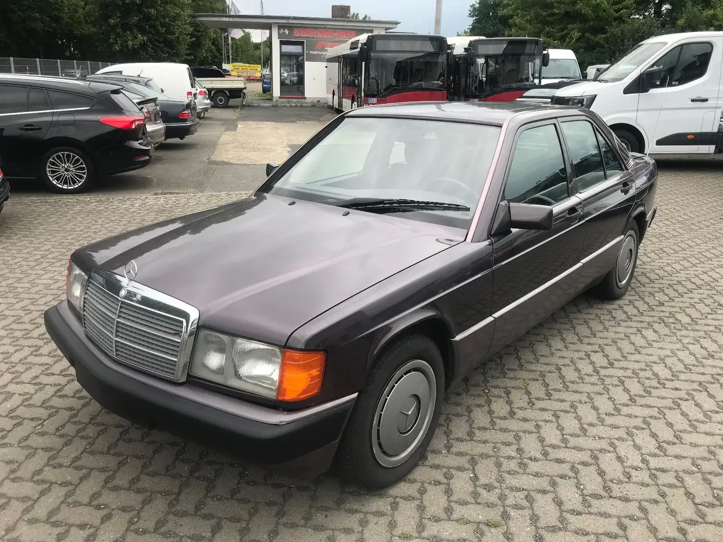 Mercedes-Benz 190 E 2.0 Violett - 1