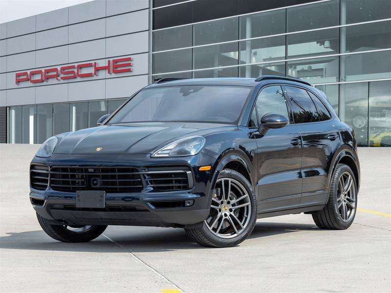 2023 Porsche Cayenne AWD Premium Pkg|Sport Tailpipes in Black|Adaptive