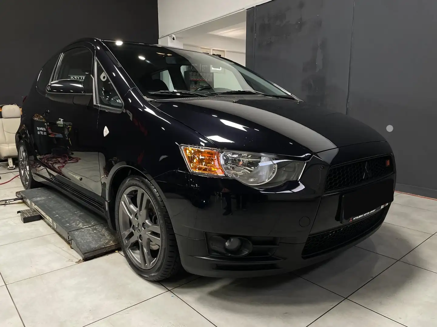 Mitsubishi Colt 1.5 Turbo Ralliart 180 Schwarz - 1