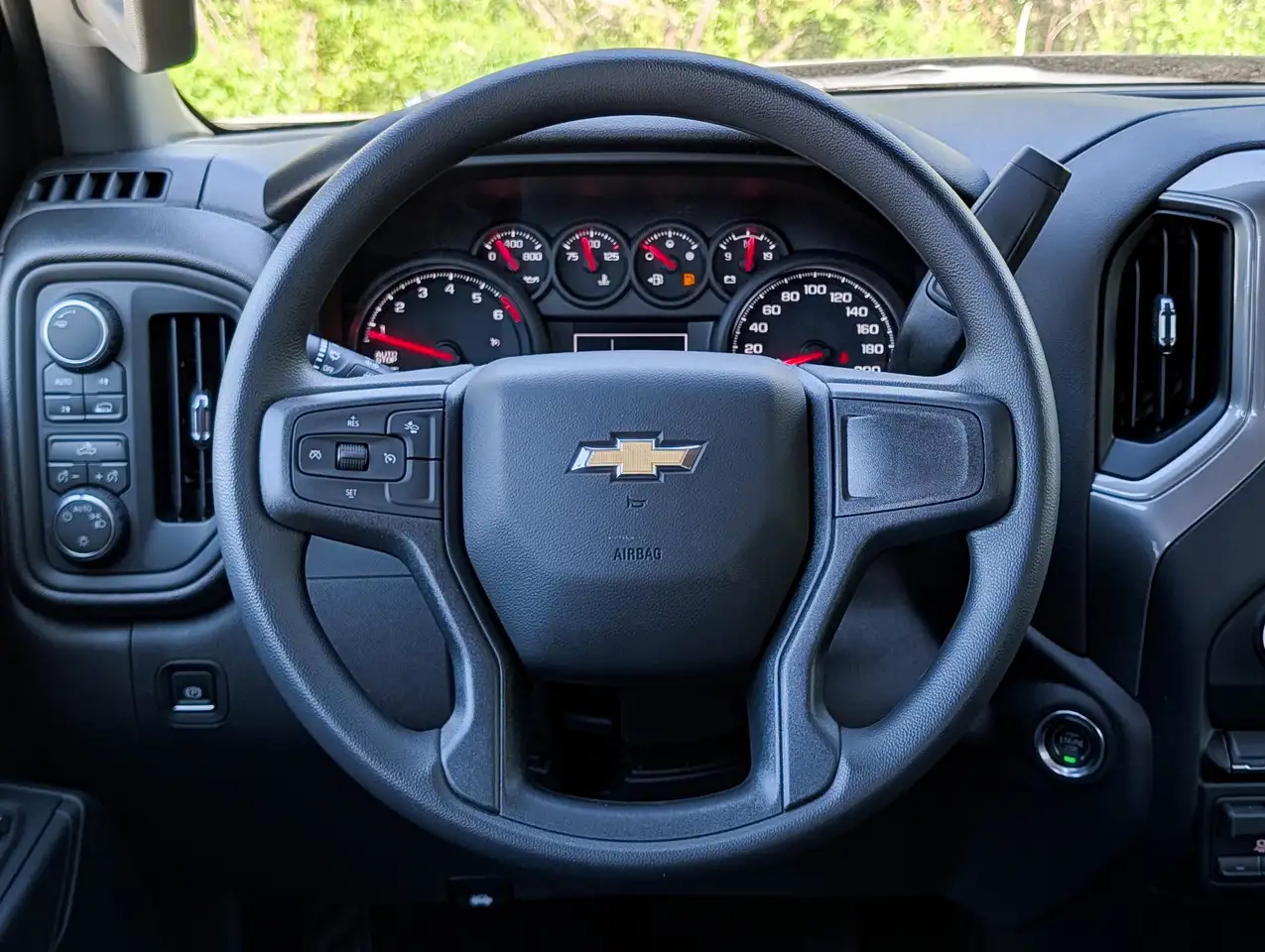 Chevrolet Silverado 1500 снимка Chevrolet Silverado 1500