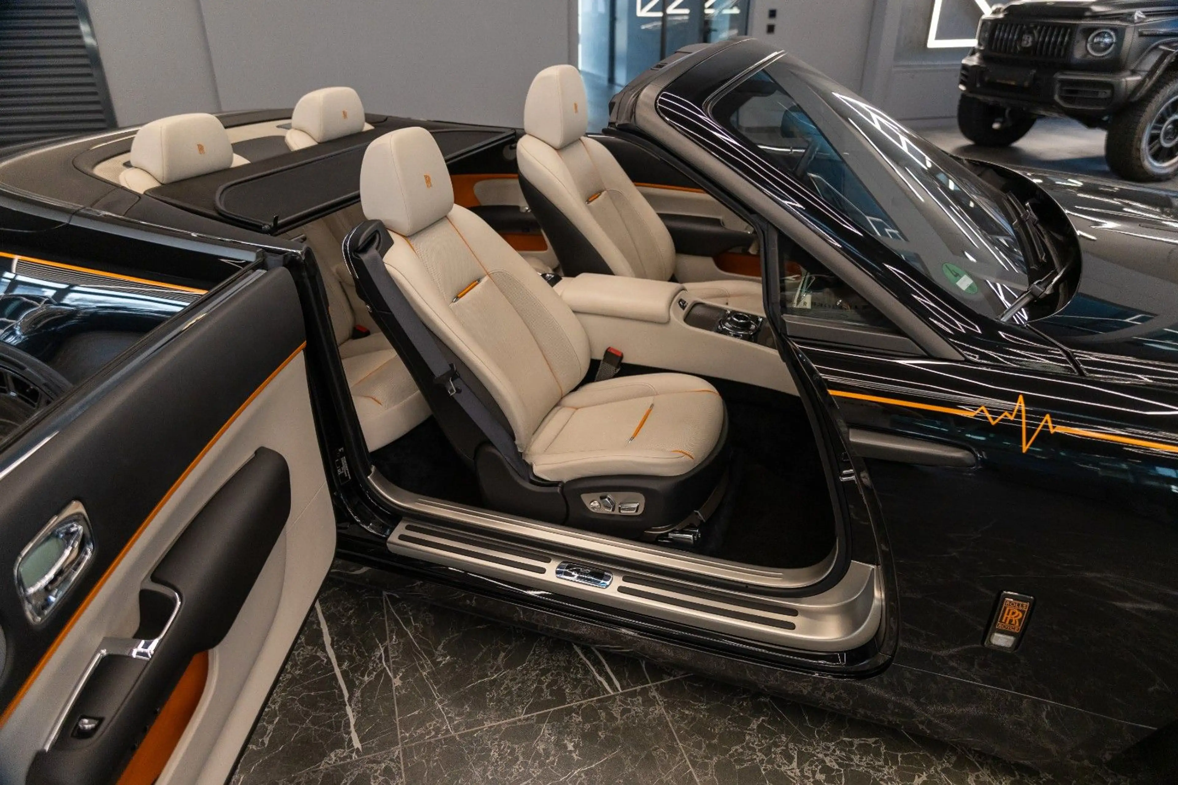 Rolls-Royce Dawn Black Badge — photo 2