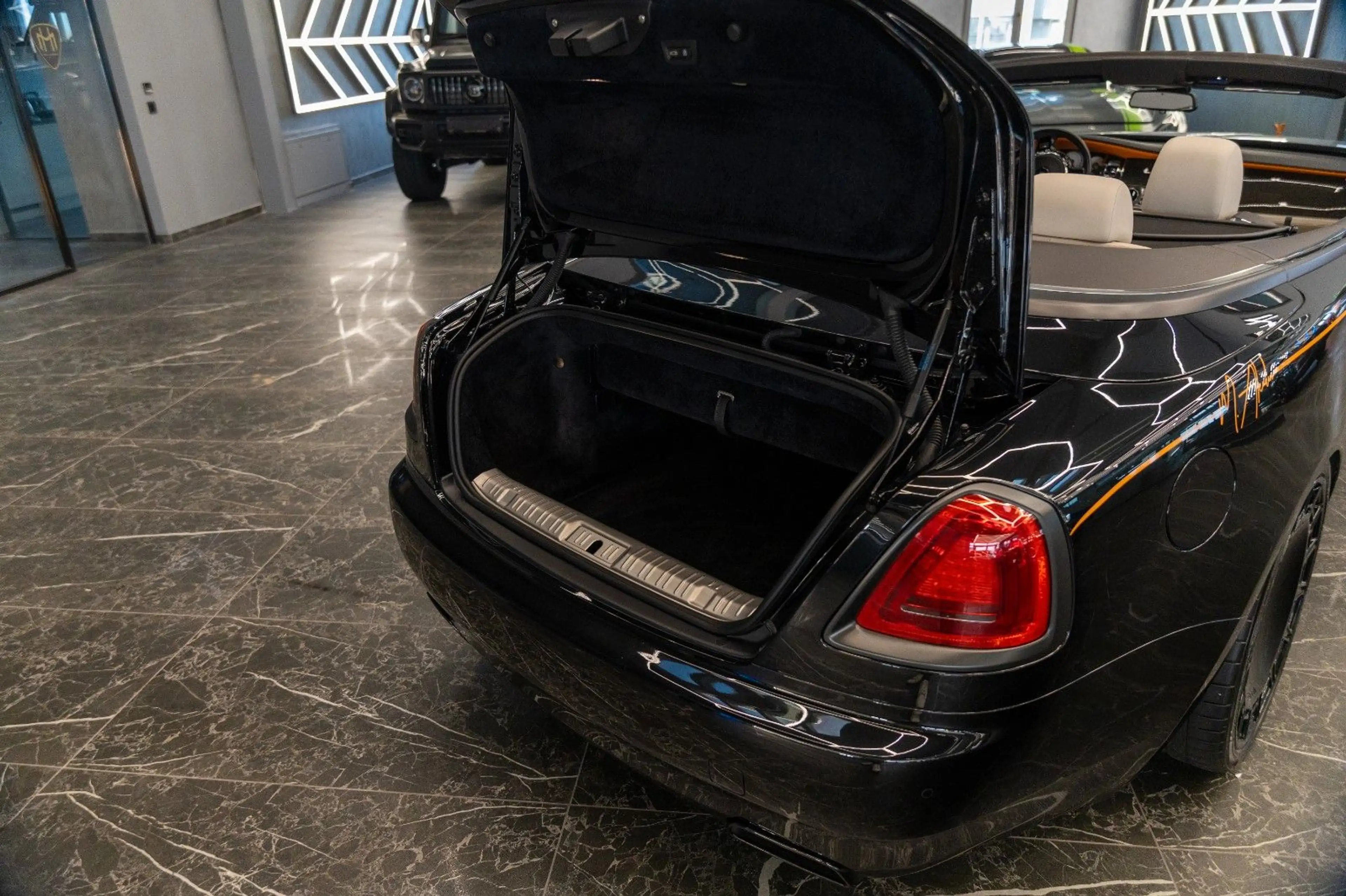 Rolls-Royce Dawn Black Badge — photo 15