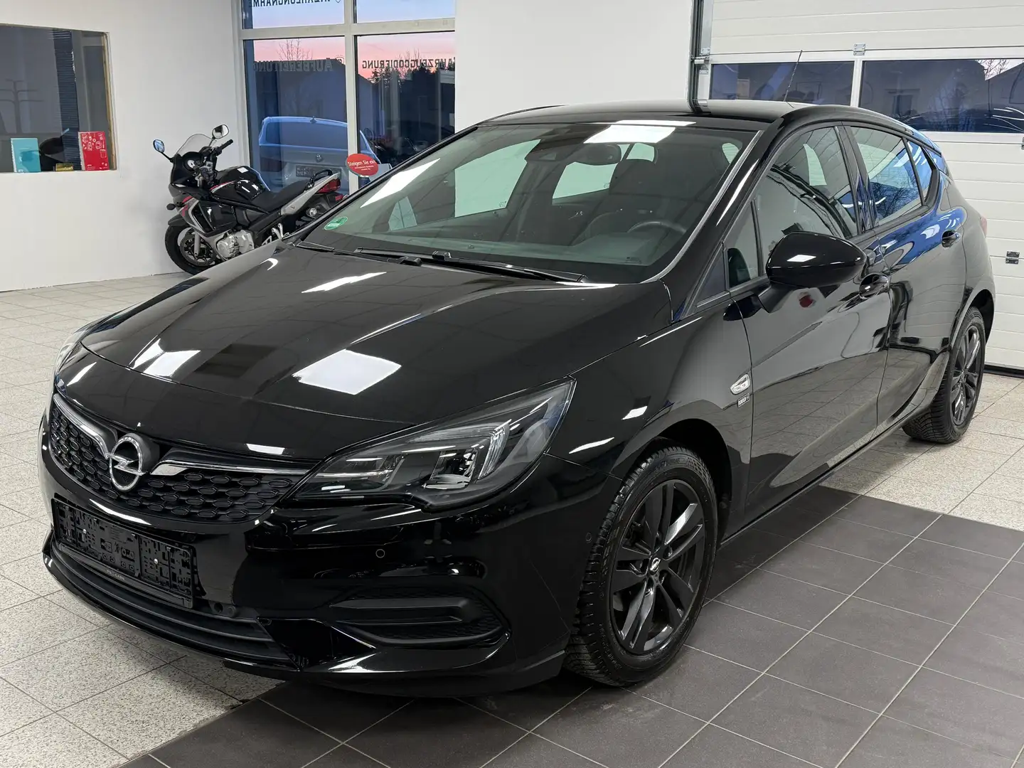 Opel Astra Astra +/StartStop/Kamera/Assitens/Garantie 12M Schwarz - 1