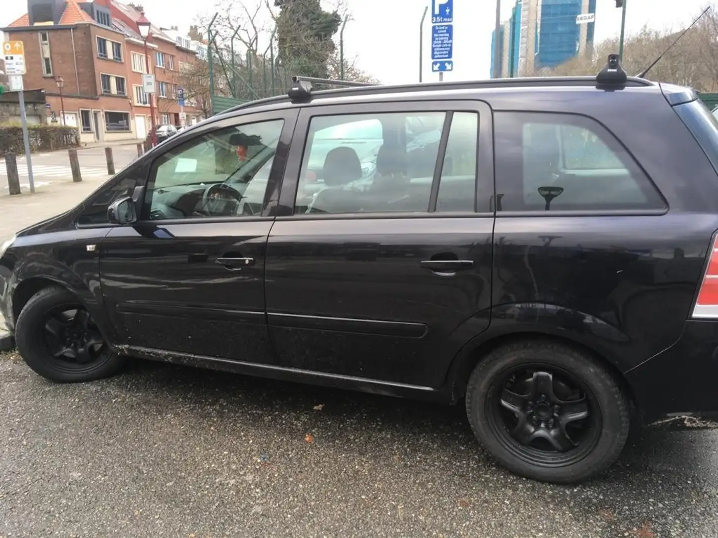 Opel Zafira 1.9 CDTI Zwart - 1