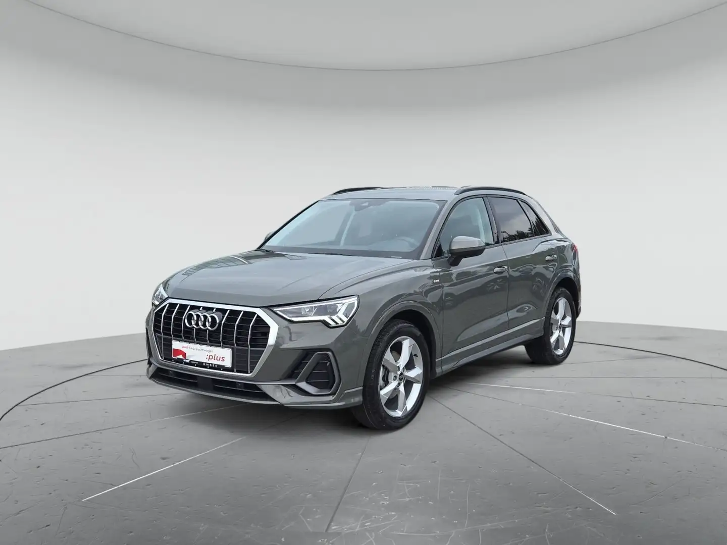 Audi Q3 S line 35 TFSI S tronic, LED/STHZG./AHK/NAVI/ Grau - 2