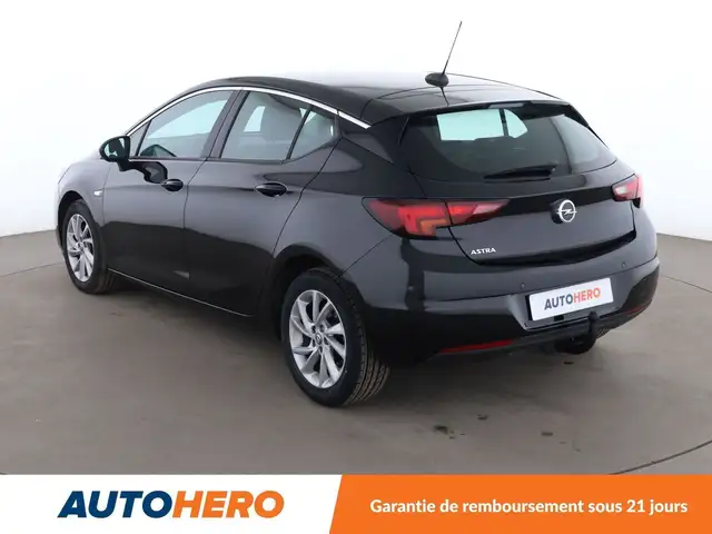 Opel Astra view 4