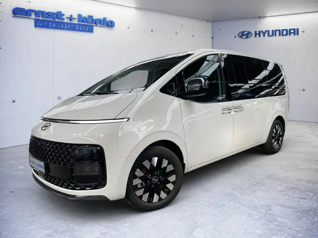 Hyundai STARIA Signature Hybrid 2WD