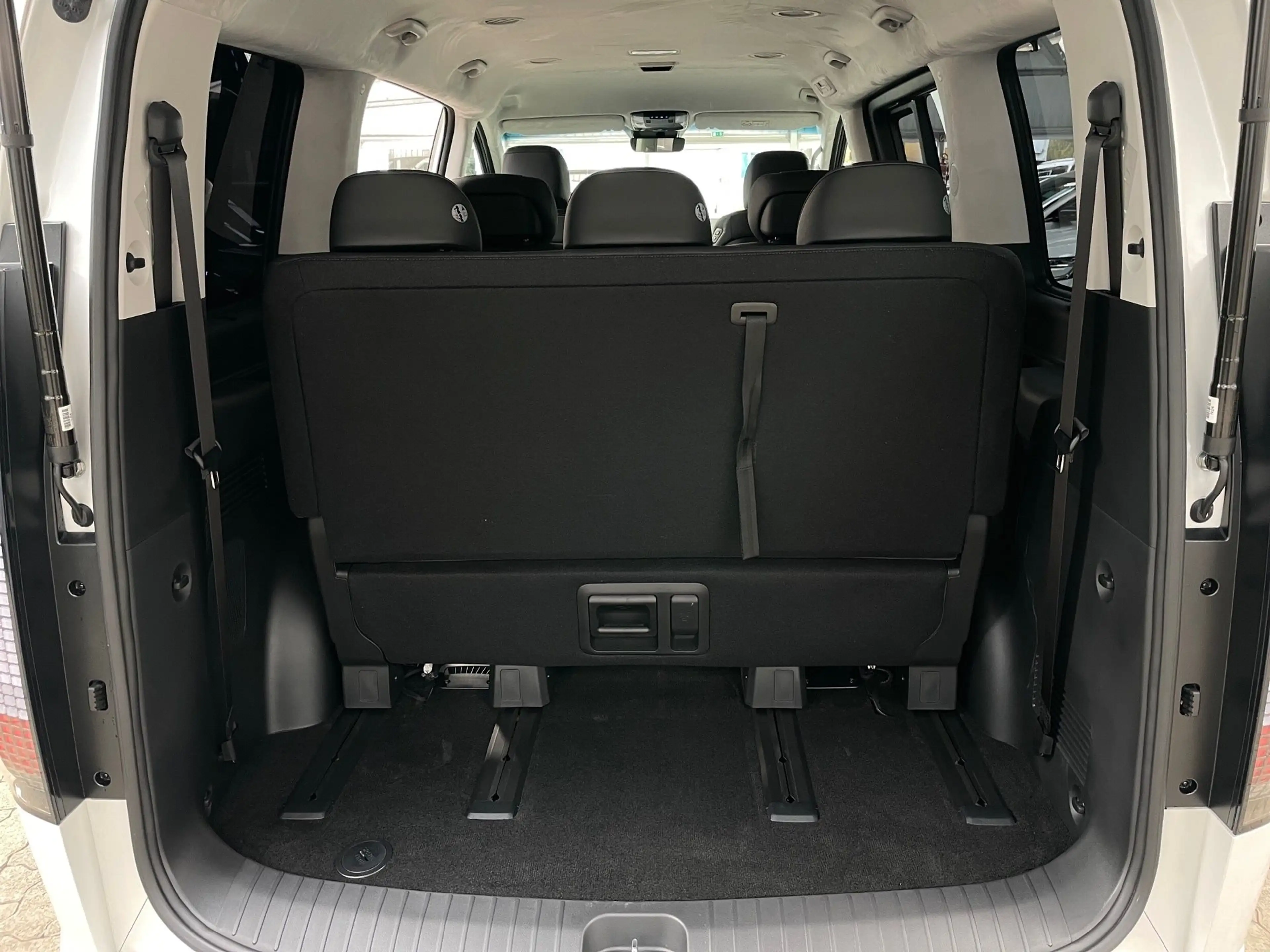 Hyundai STARIA Signature Hybrid 2WD Dig.Cockpit LED PDC — photo 12