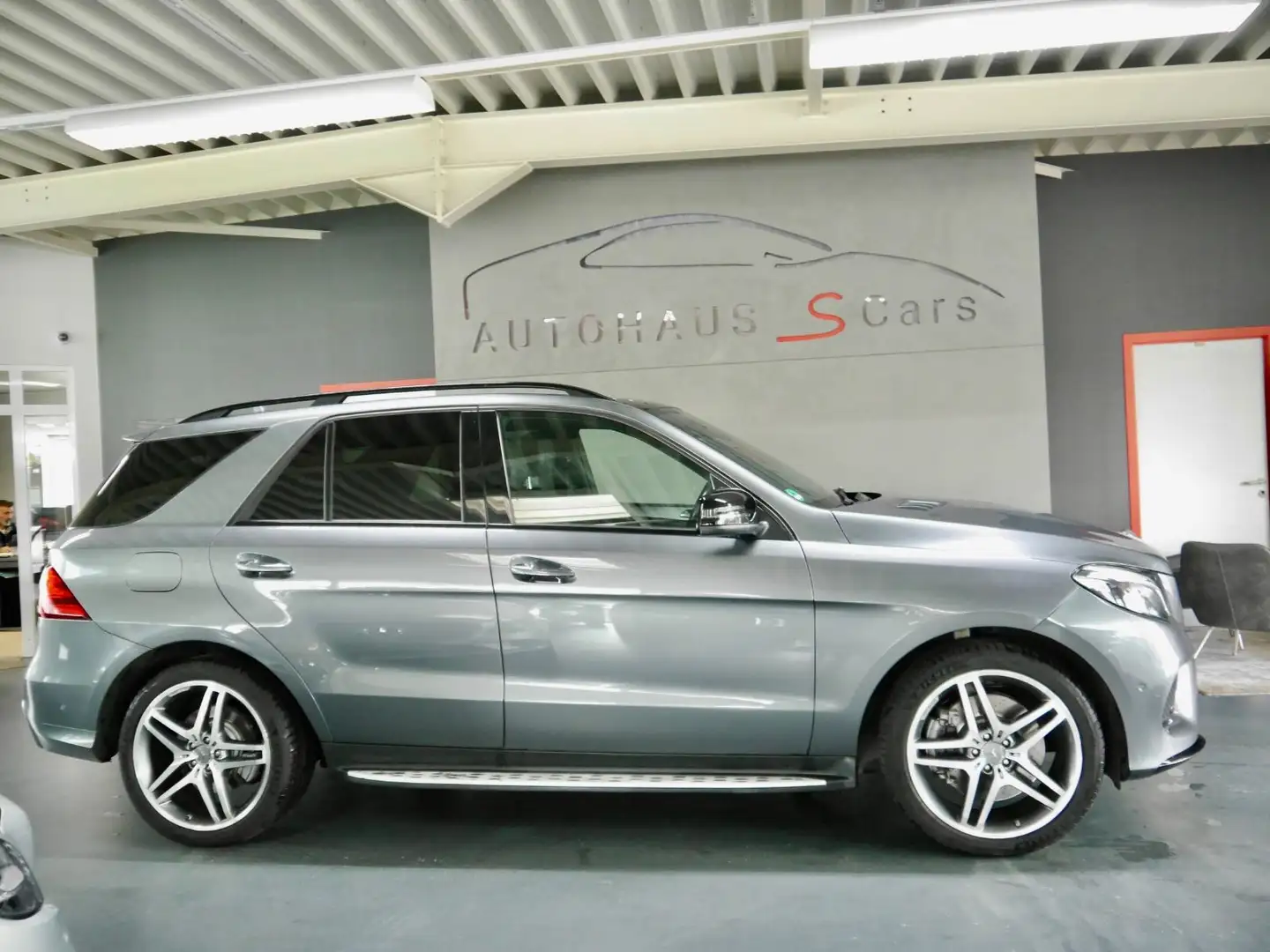 Mercedes-Benz GLE 350 d 4Matic AMG*Entertainm.*Pano*Luft* Gris - 2