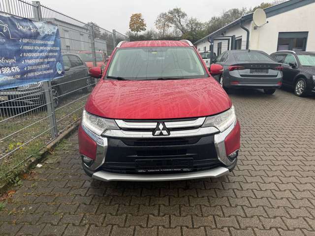 Mitsubishi Outlander Plus 2WD 2.2DI-D |7-SITZE|NAVI|LED|