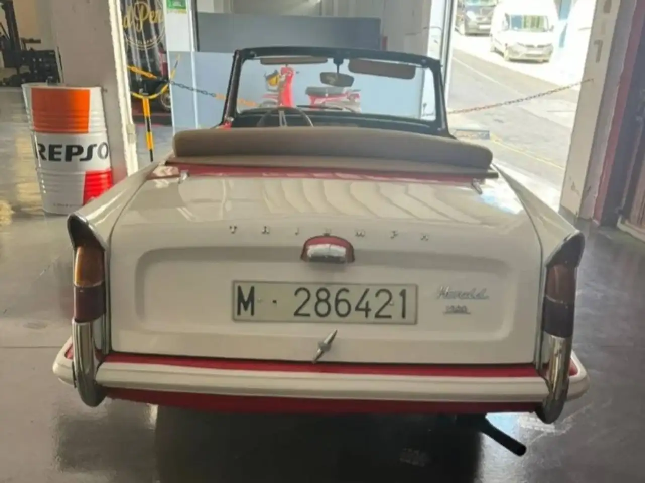 Triumph Herald 1200 hard top cabrio, foto 4