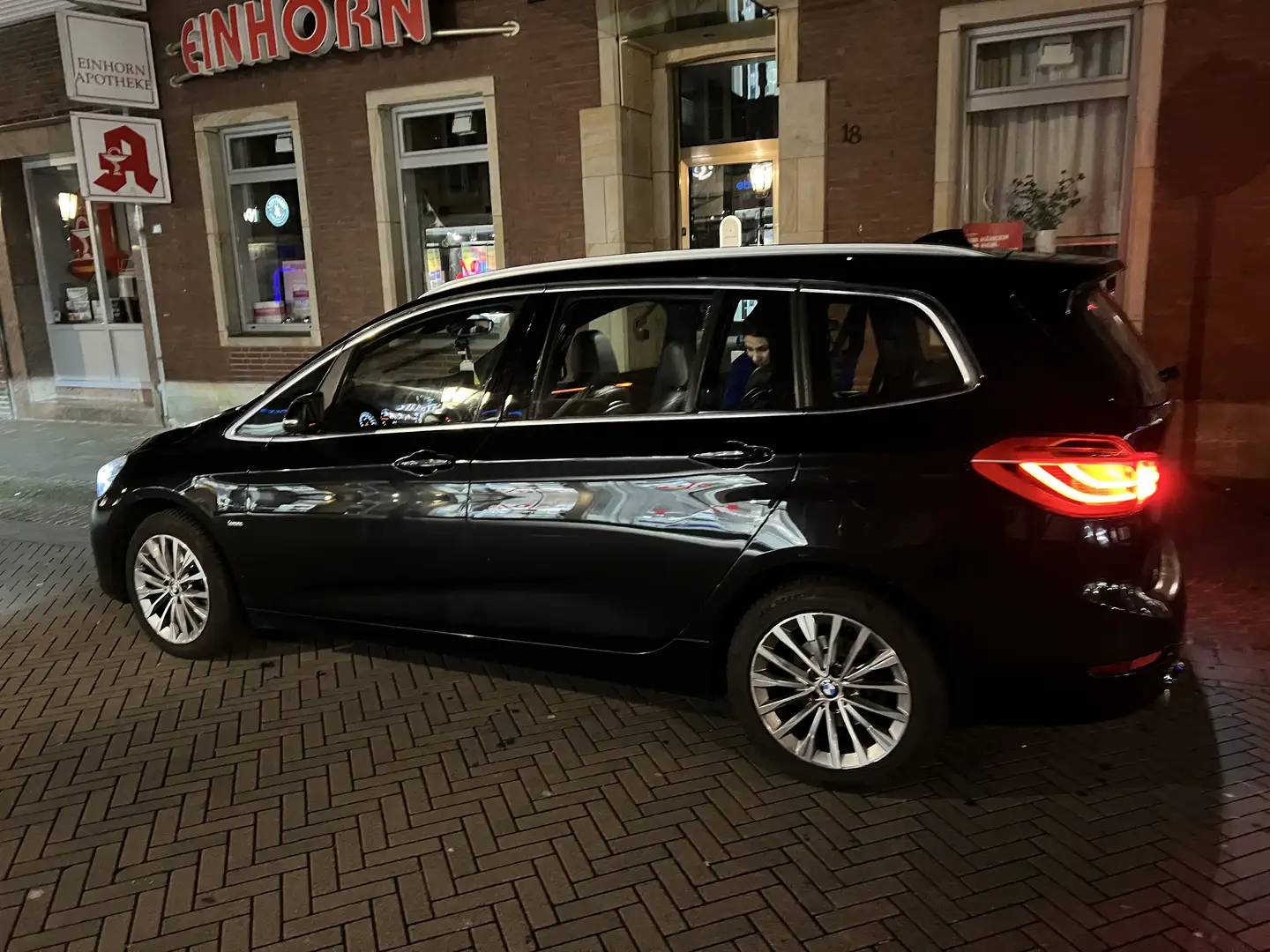 BMW 218 Luxury Line Schwarz - 1