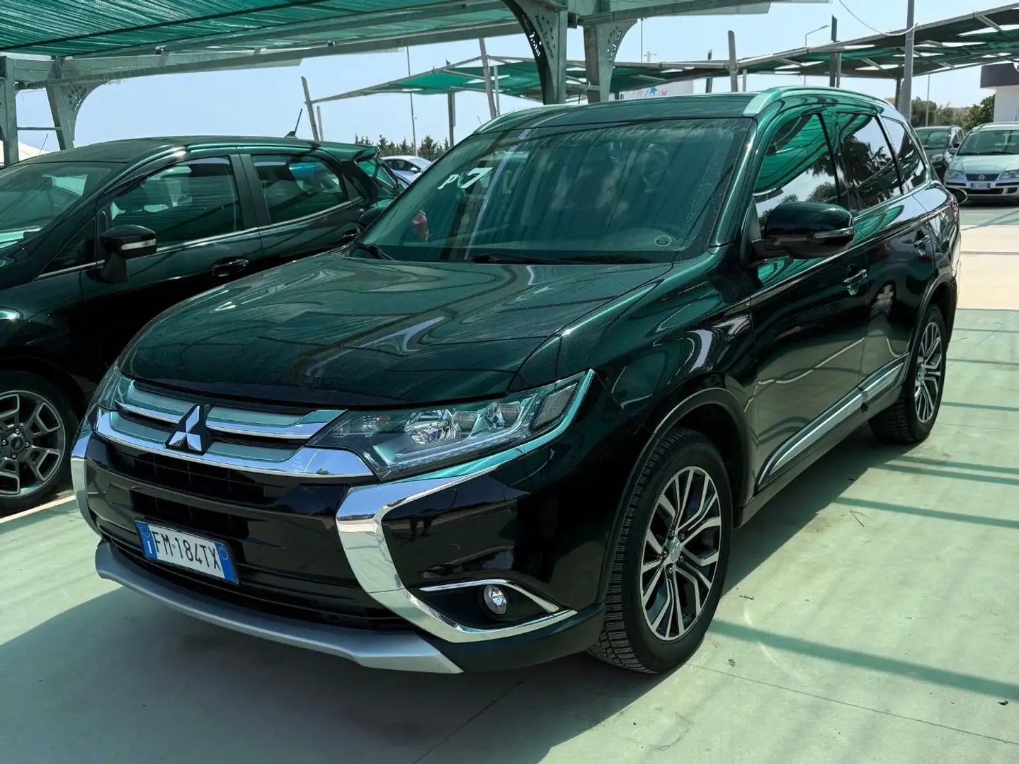 Mitsubishi Outlander Outlander III 2016 2.2 Instyle awd 7posti Nero - 1
