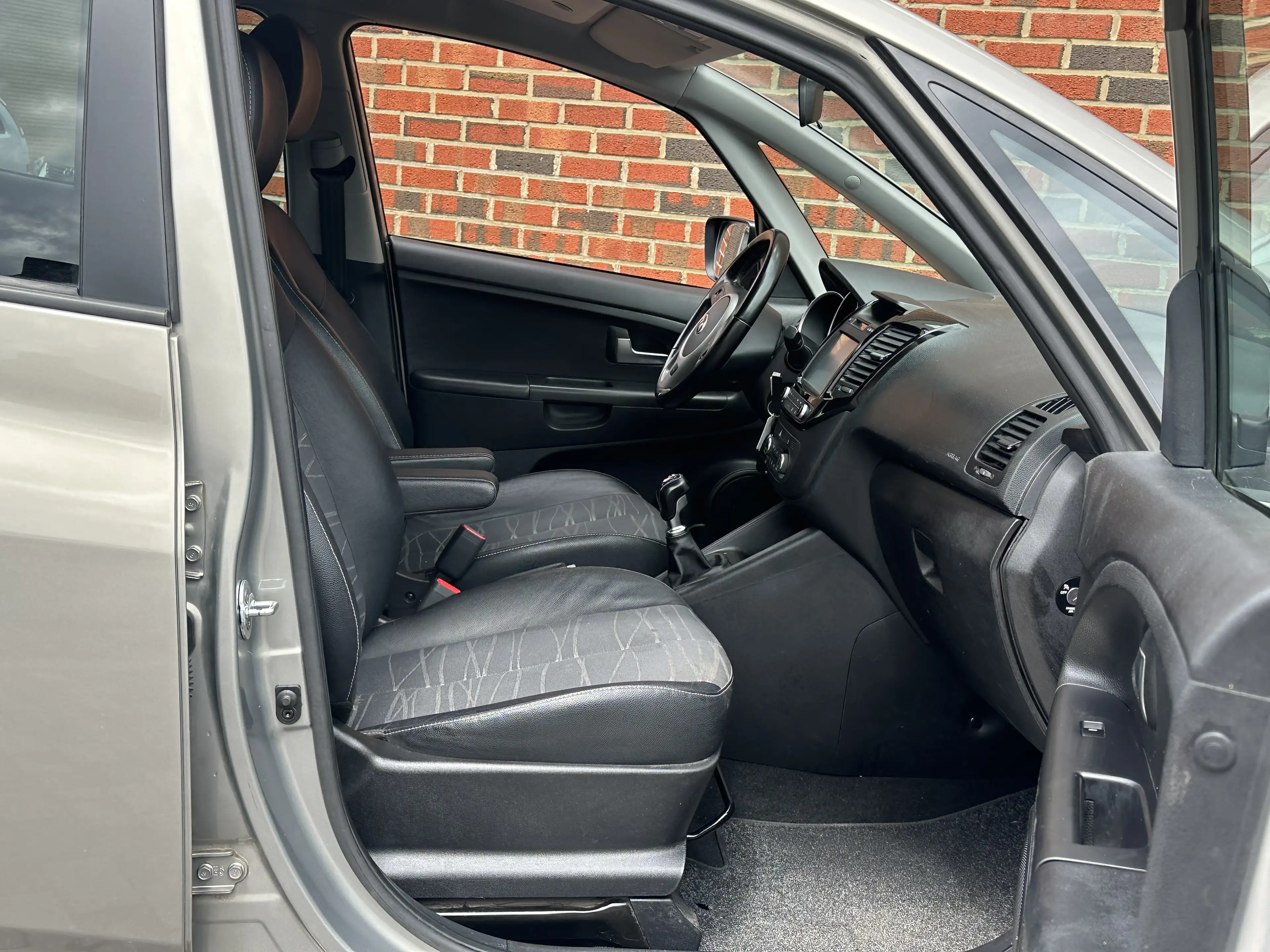Kia Venga // EURO 6 B // TRES PROPRE // — photo 11