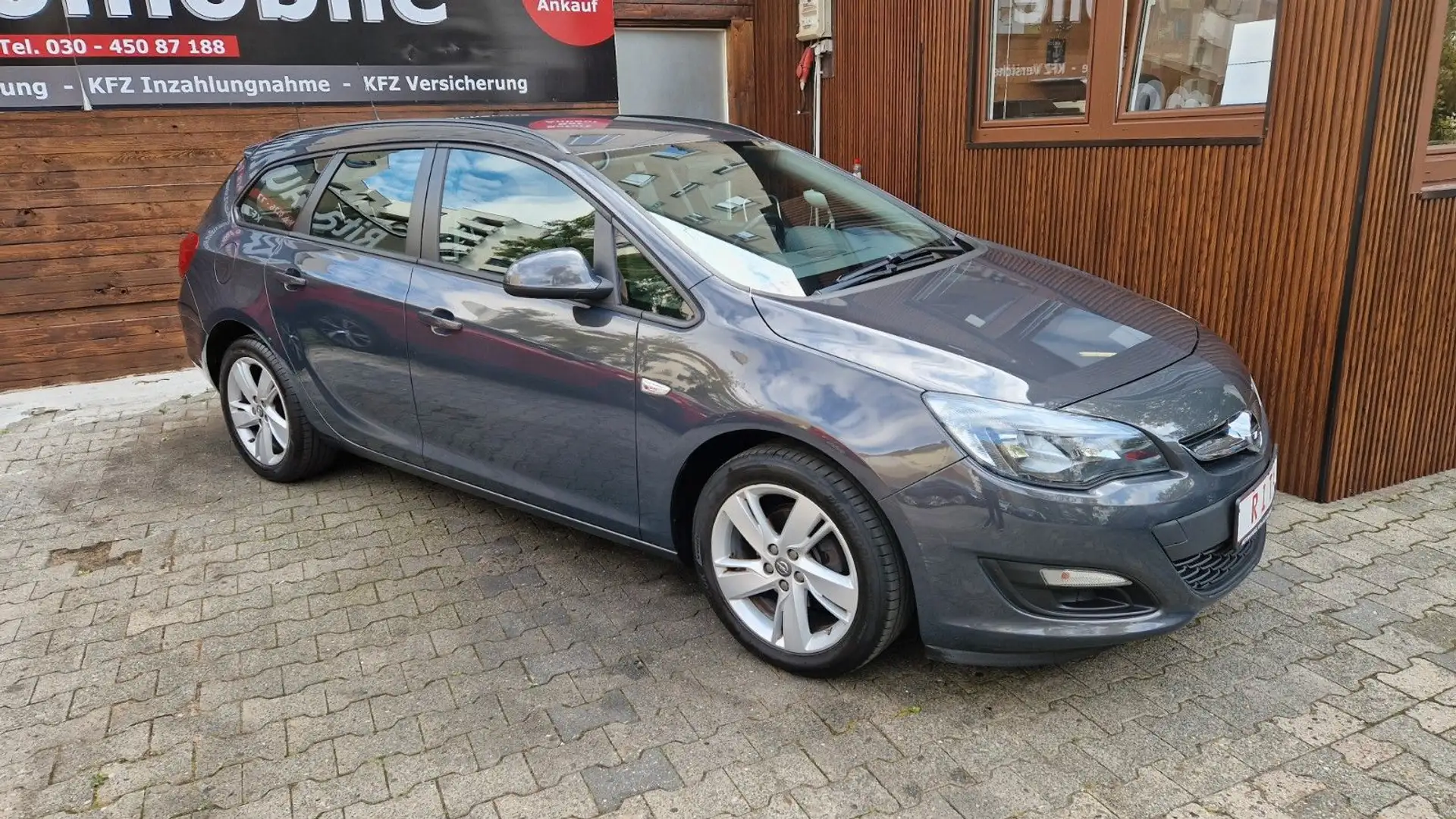 Opel Astra J Sports Tourer Style, 1 Hand Grau - 2