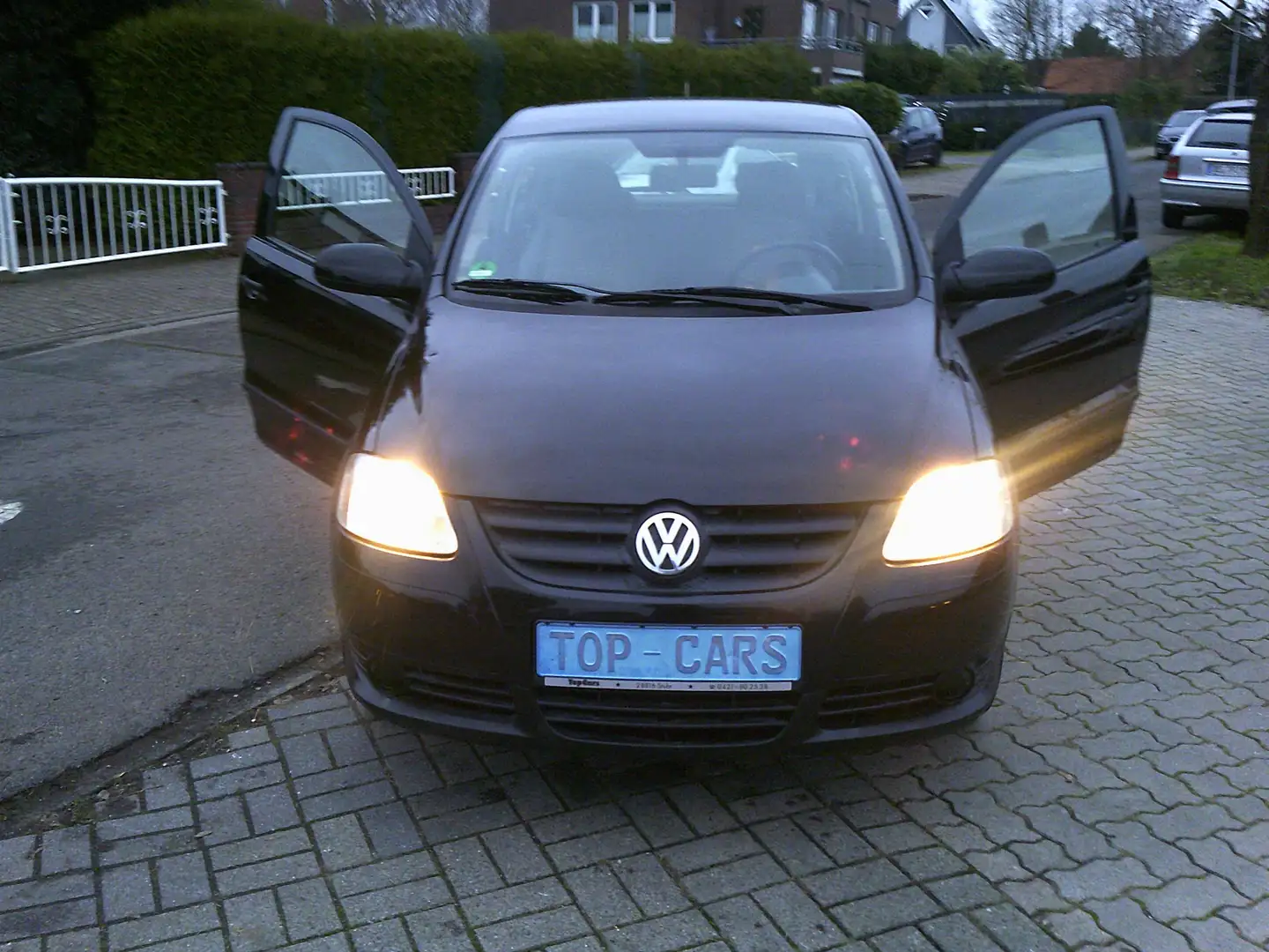 Volkswagen Fox Basis Schwarz - 1
