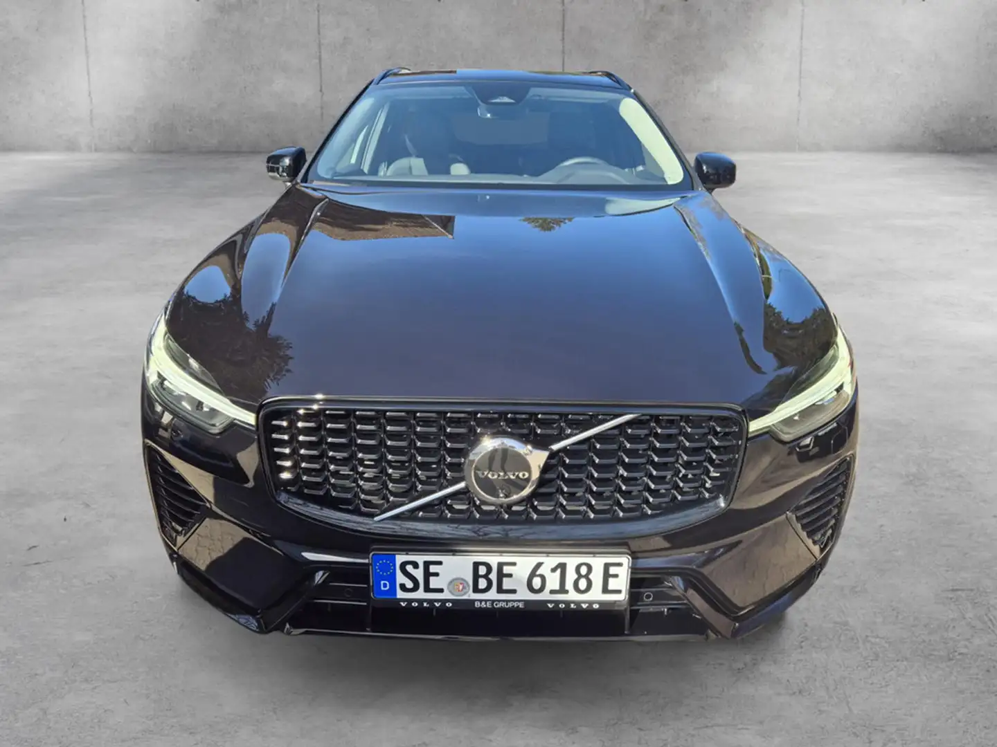 Volvo XC60 T6 Recharge AWD Plus Dark Recharge 360° Schwarz - 2
