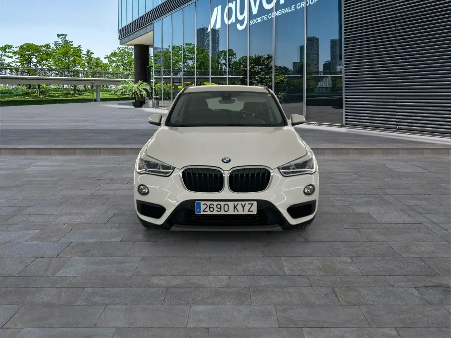 BMW X1 sDrive 18d Blanc - 2