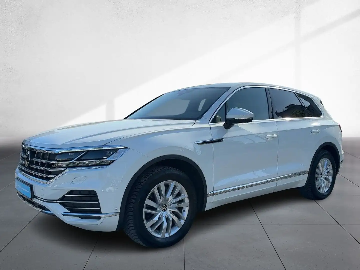 Volkswagen Touareg Elegance 3.0 TDI IQ LUFT AHK HUD LEDER Weiß - 2